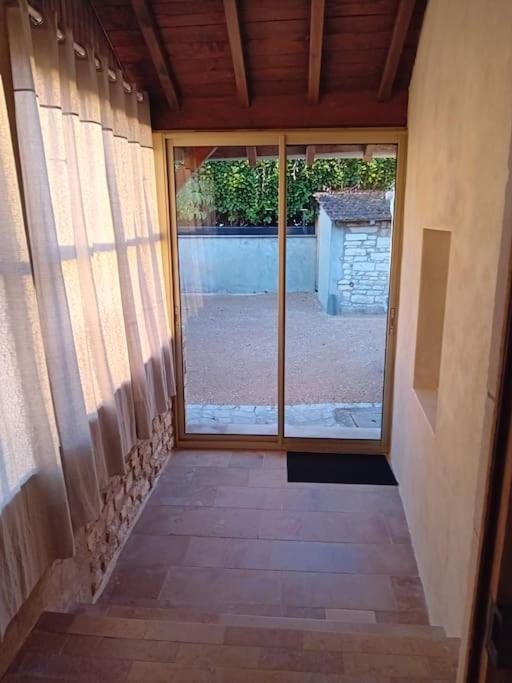 Petite Maison En Pierre Au Calme Avec Exterieur Montbellet Eksteriør bilde