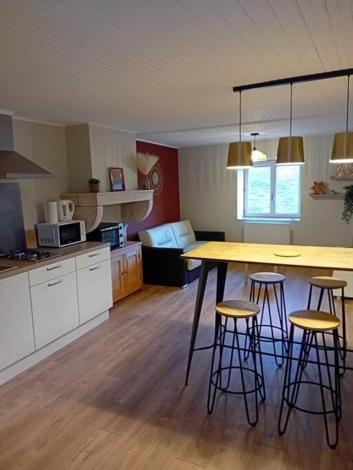 Petite Maison En Pierre Au Calme Avec Exterieur Montbellet Eksteriør bilde