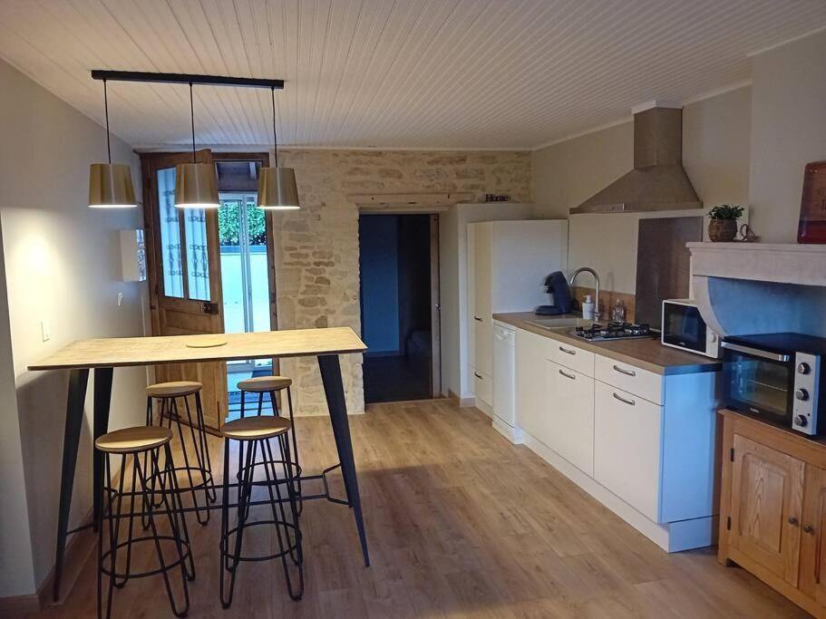 Petite Maison En Pierre Au Calme Avec Exterieur Montbellet Eksteriør bilde