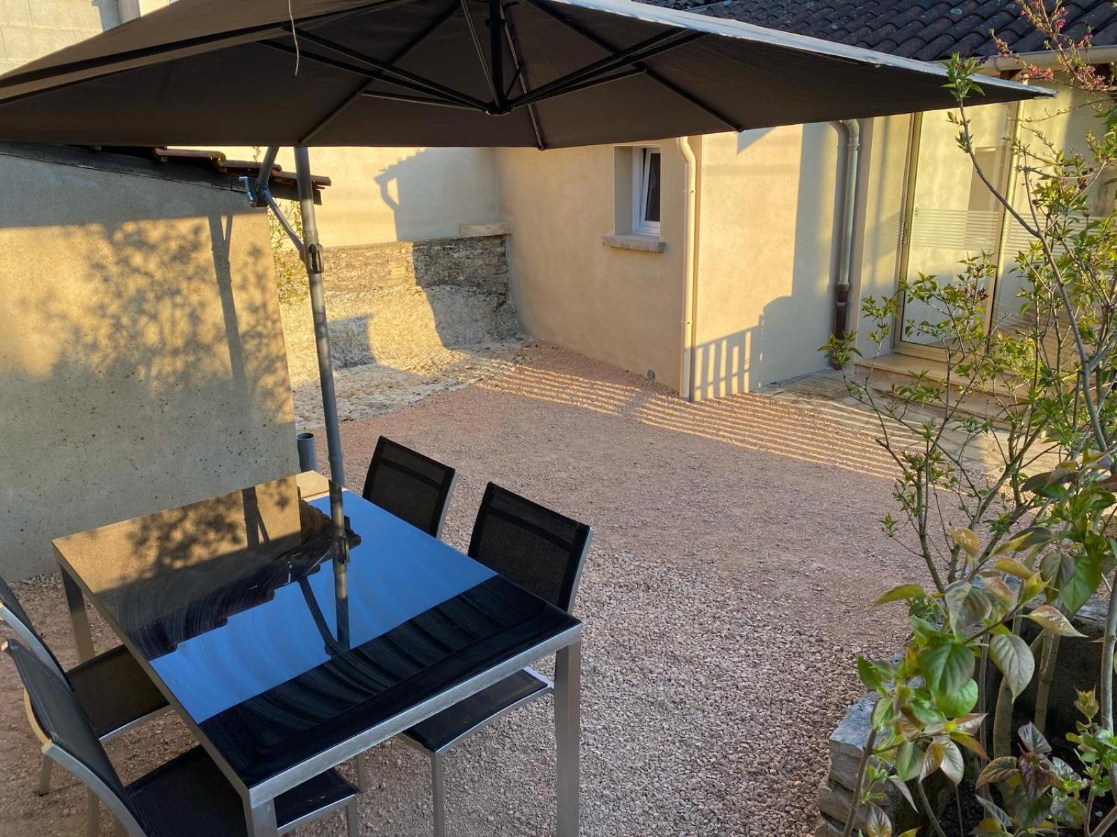 Petite Maison En Pierre Au Calme Avec Exterieur Montbellet Eksteriør bilde
